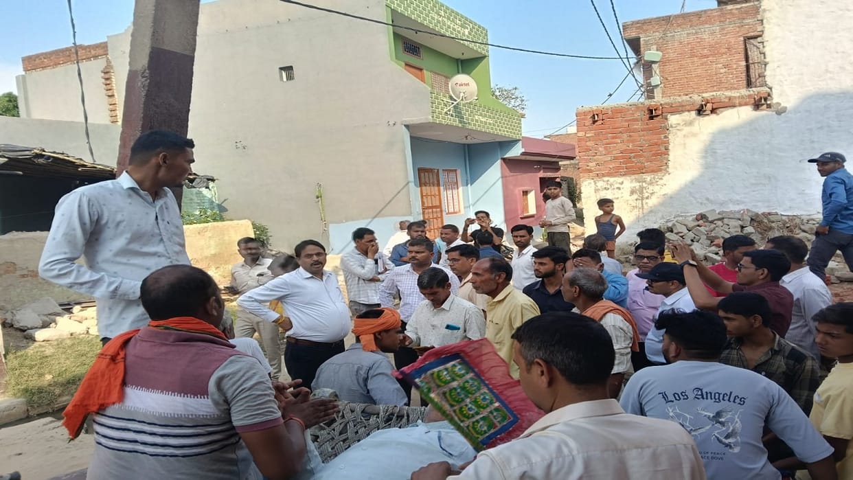 District Development Officer accused of demanding two lakh rupees in Budaun