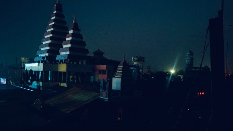 Bihar News : सायरन बजते ही ब्लैक आउट शुरू, महावीर मंदिर भी रहा अंधेरे में; पीछे दूर से दिख रही थी रोशनी