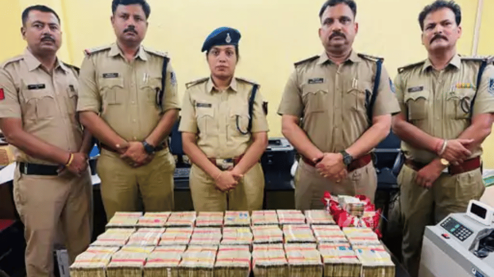 Indore News: ₹1.30 Crore Cash Found Hidden Under Namkeen Packets in Hawala Racket Bust
