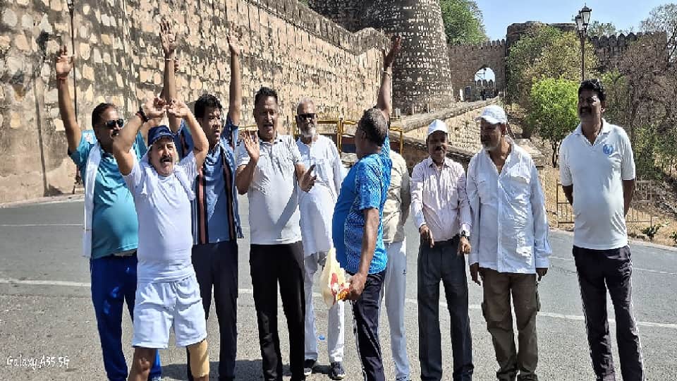 A wave of enthusiasm in Jhansi India roared the enemy trembled