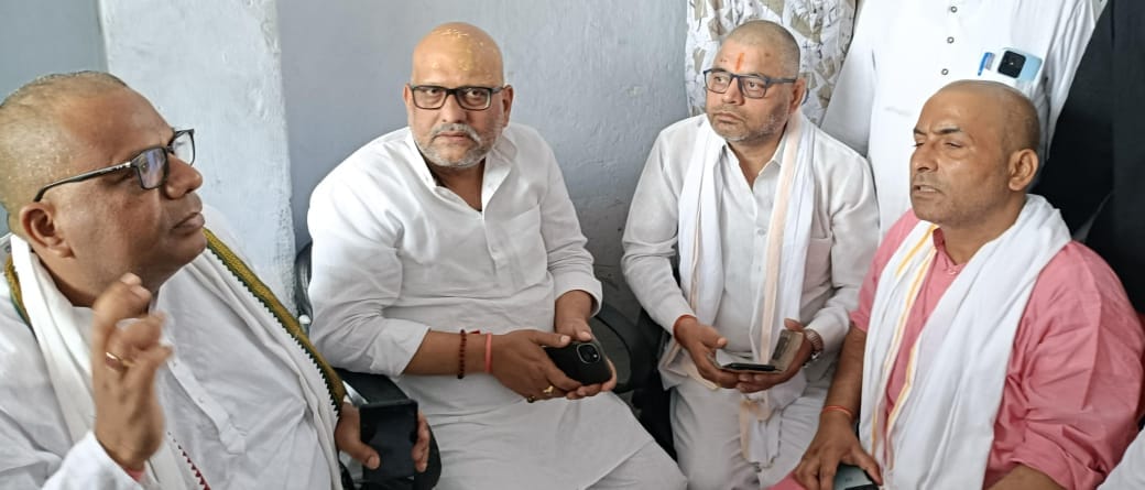 Operation Sindoor Ajay Rai reached Kanpur reached martyr Shubhams house paid tribute by garlanding his photo
