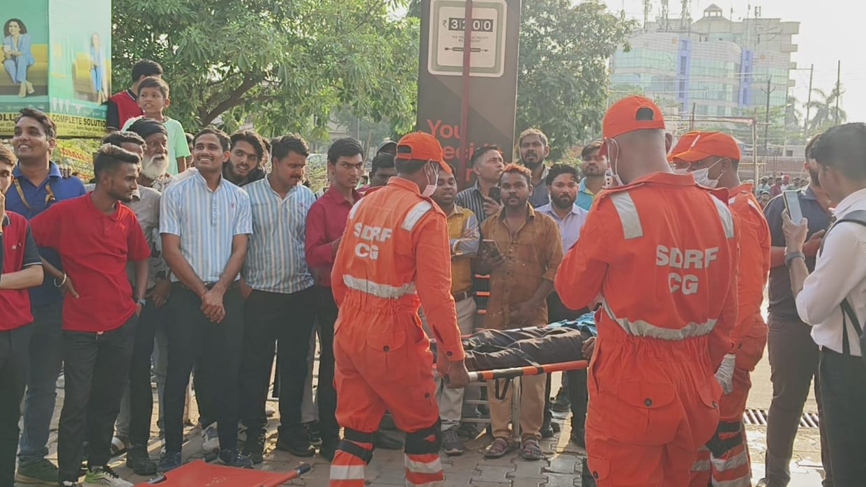 training was given at four places including Bhilai Steel Plant and Surya Mall Under Civil Defence Mock Drill