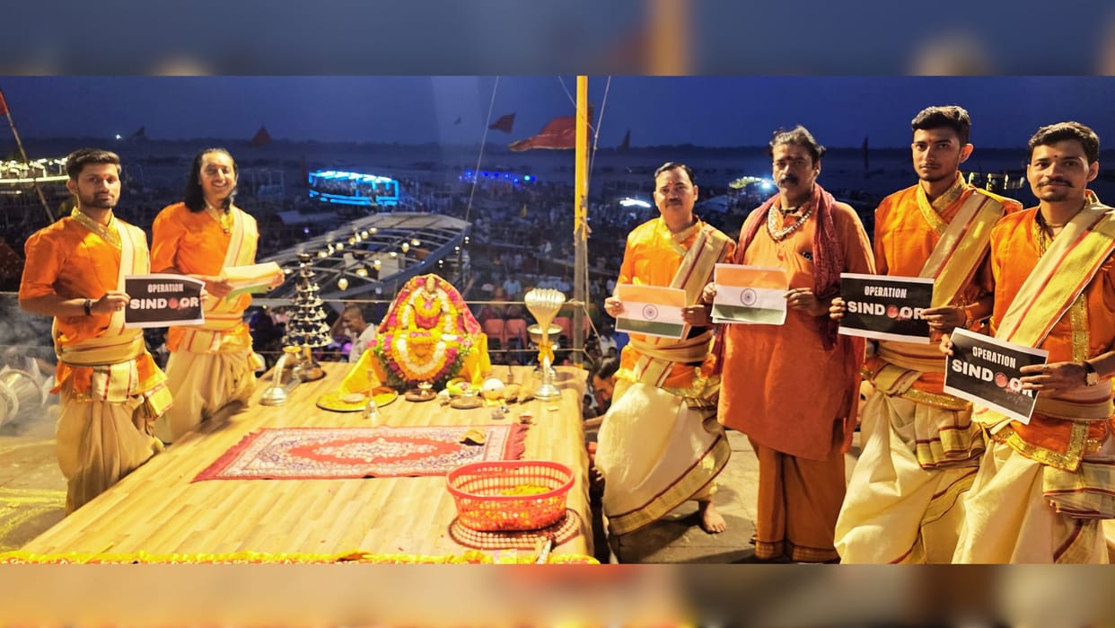 Aarti of Maa Ganga dedicated to Operation Sindoor special worship Dashashwamedh and Kedar Ghat