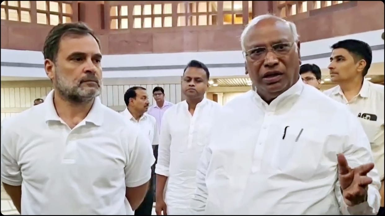 Rahul and Kharge written to the PM requesting a special session of Parliament to be convened immediately