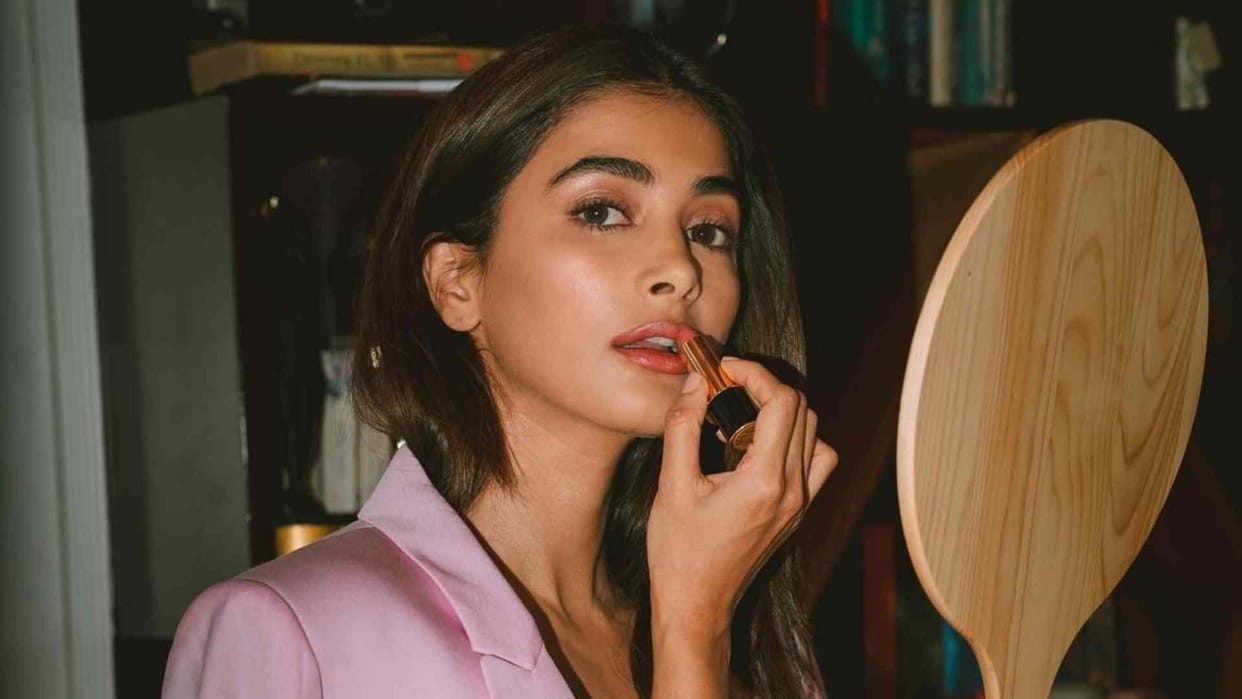 Varun Dhawan and Pooja Hegde Movie Hai Jawani Toh Ishq Hona Hai is in trouble directed by David Dhawan