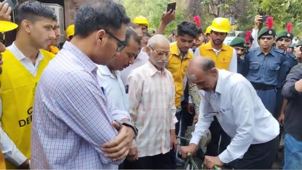 Mock Drill Mock drill was done in Jodhpur largest oil depot methods to avoid attack were taught