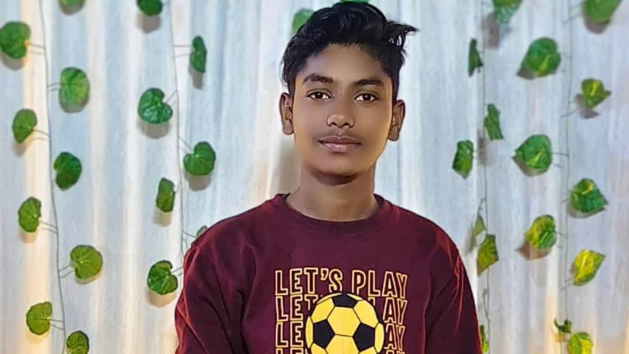 Car and bike collide in Shahjahanpur, six families are in deep sorrow See Photos