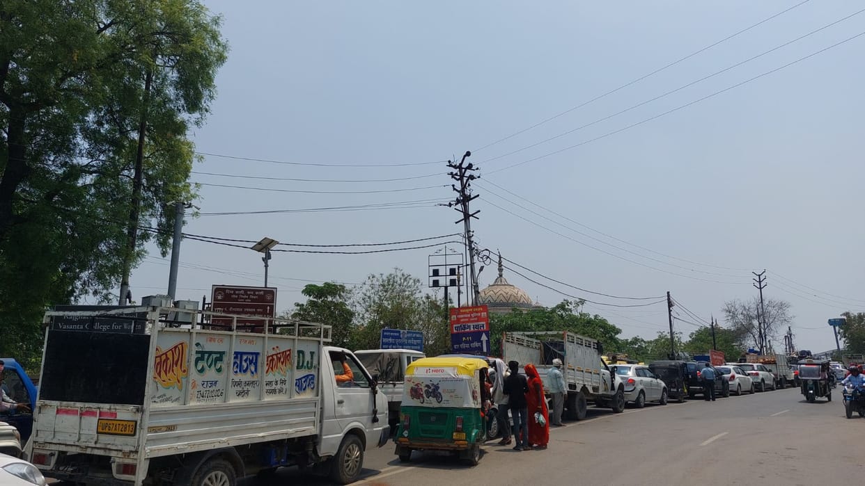 Entry of four-wheeled vehicles banned on Chandauli-Varanasi ring road police deployed in chandauli