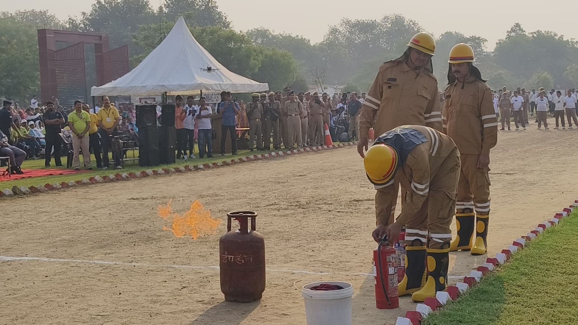 Mock drill started in Varanasi training to avoid air attack and alert by sounding siren