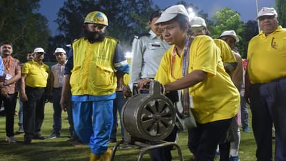 युद्ध की स्थिति में बचाव और राहत कार्य का कैंट हाईस्कूल में माॅक डि्रल किया गया।