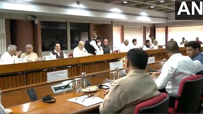 Operation Sindoor: सर्वदलीय बैठक खत्म; खरगे बोले- संकट की इस घड़ी में हम सरकार के साथ Operation Sindoor: All party meeting today, Govt informed about counter action-future strategy, know updates