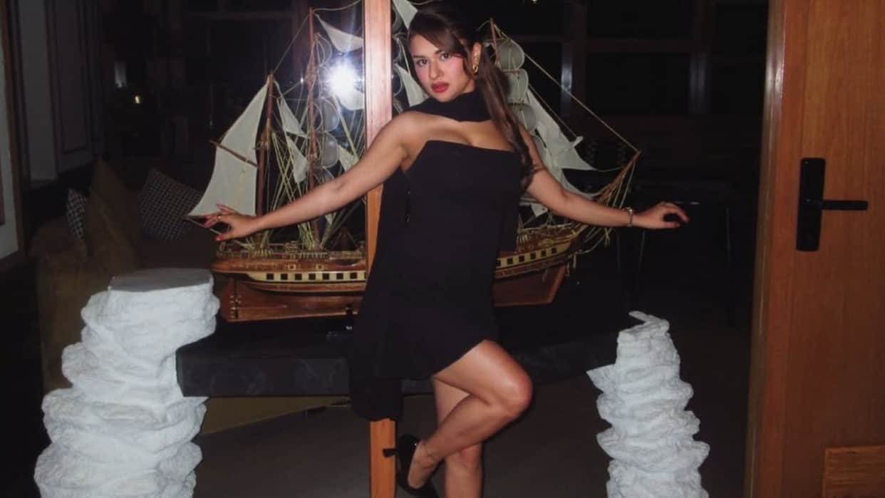 actress avneet kaur shares latest bold photos post after virat kohli controversry look what netizens says