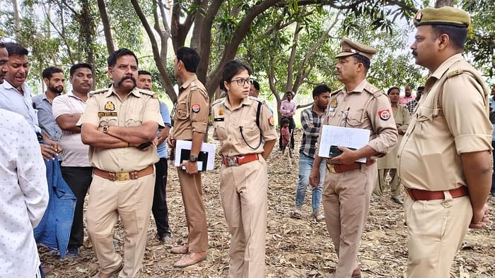 Barabanki News Missing Bride Found Hanging with Lover Suicide Note Recovered