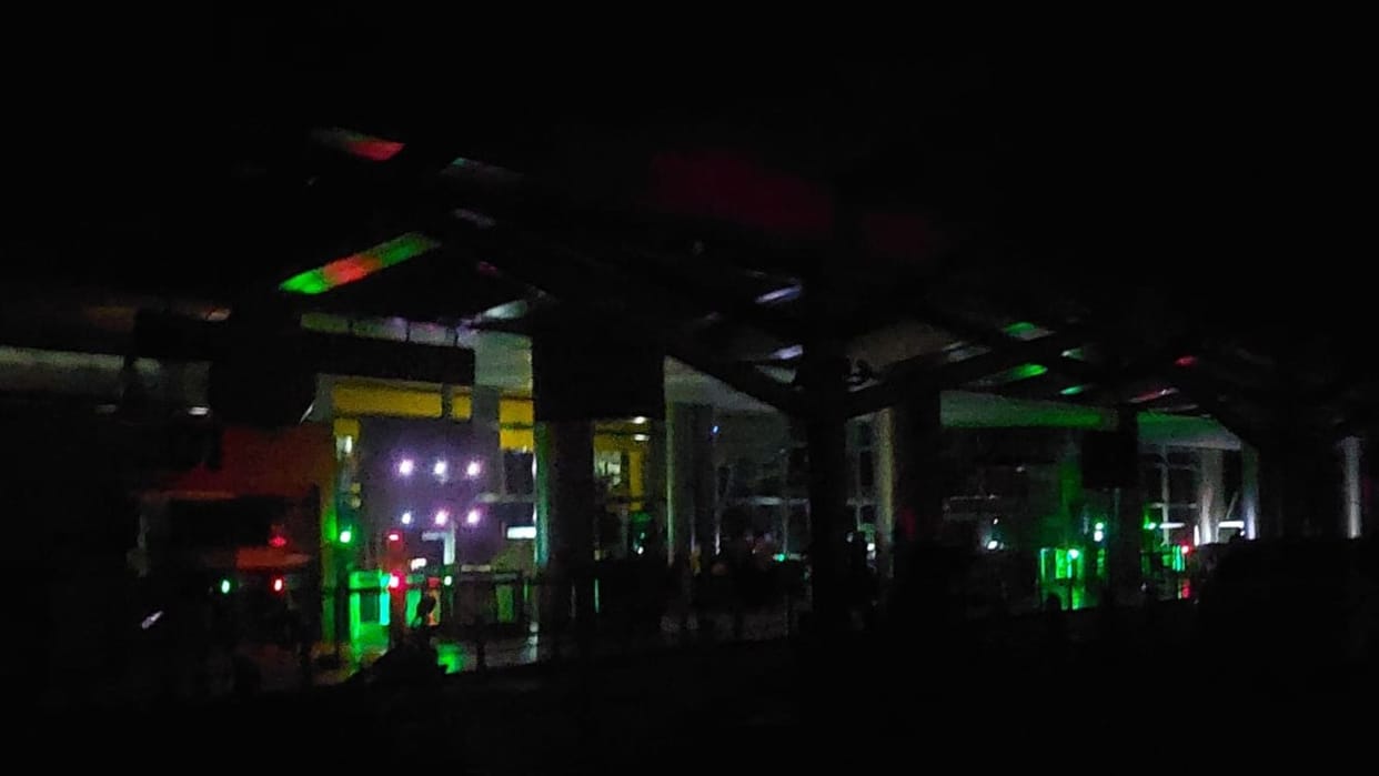 Mock Drill In Varanasi siren sounded blackout airport remained in dark