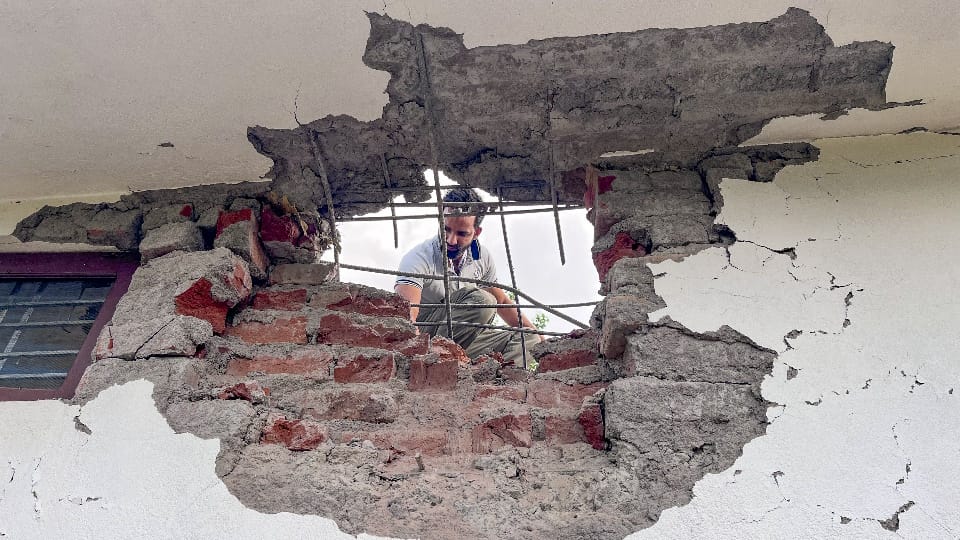 Ceasefire Violation Pakistan Army posts resorted to unprovoked fire using small arms and artillery guns on LoC