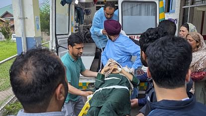 Ceasefire: आतंक का फन कुचलने से बौखलाया पाकिस्तान, कुपवाड़ा-बारामुला, उरी और अखनूर में फिर गोलाबारी; तस्वीरें Ceasefire Violation Pakistan Army posts resorted to unprovoked fire using small arms and artillery guns on LoC
