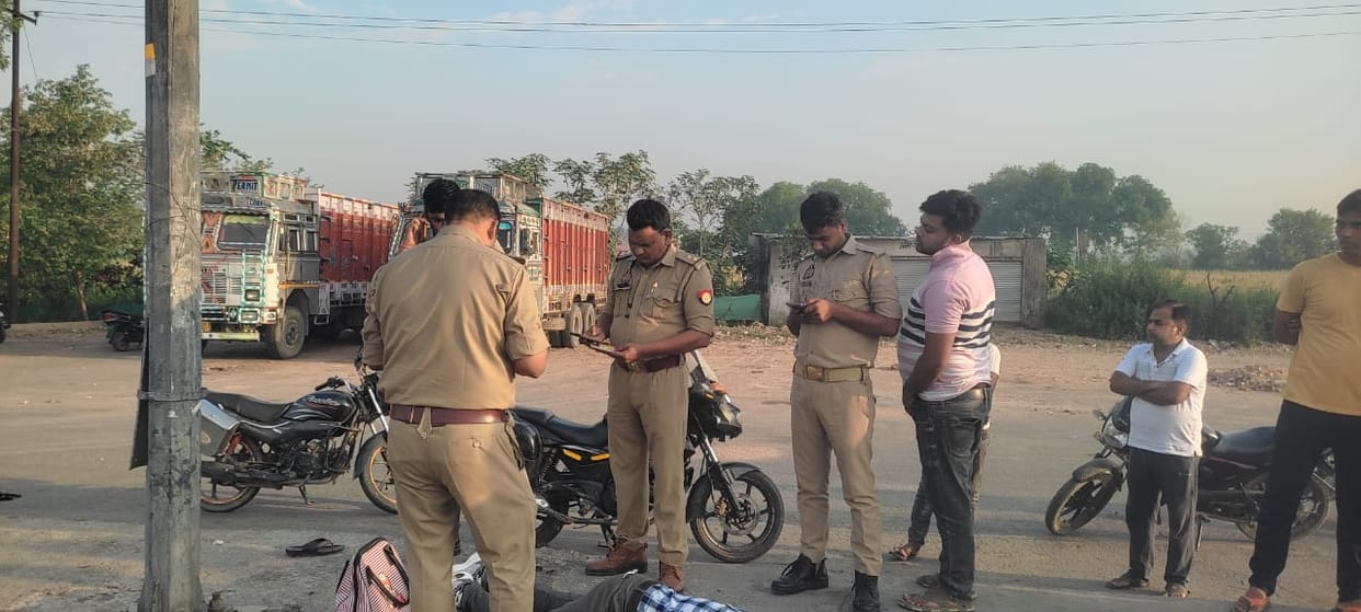 Bike collided with divider mother and son died family members were in a state of panic