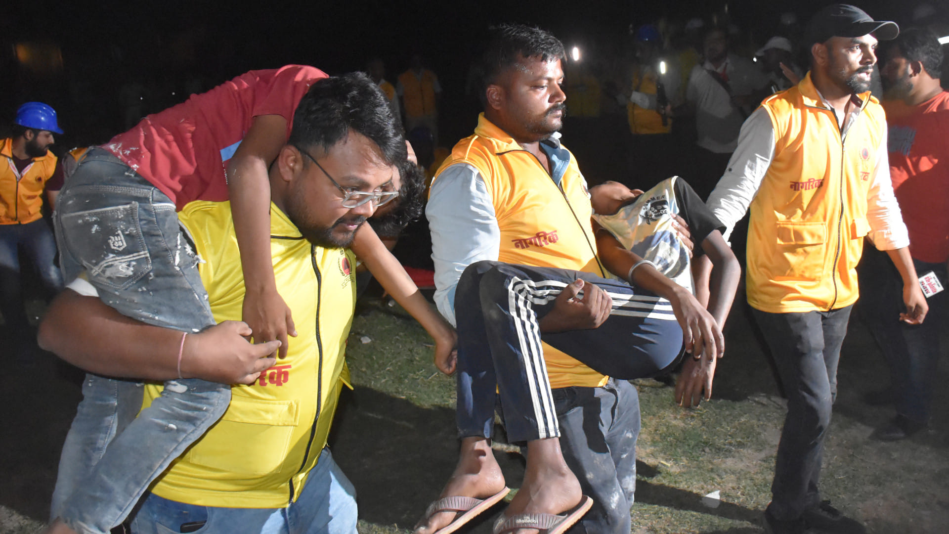 Gorakhpur News: Blackout: As soon as the siren sounded, darkness engulfed the city