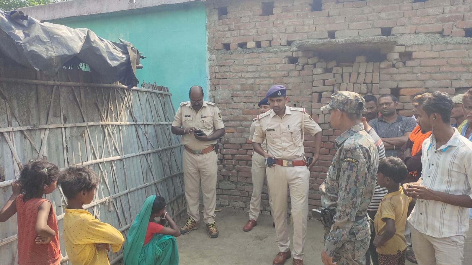 घटनास्थल पर पहुंची पुलिस