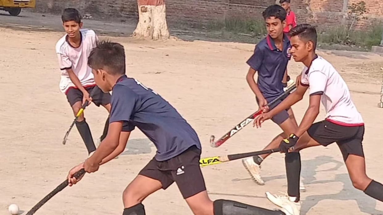 Hockey competition in varanasi Jupiter Club reached the semi-finals after beating Leo Club 4-0