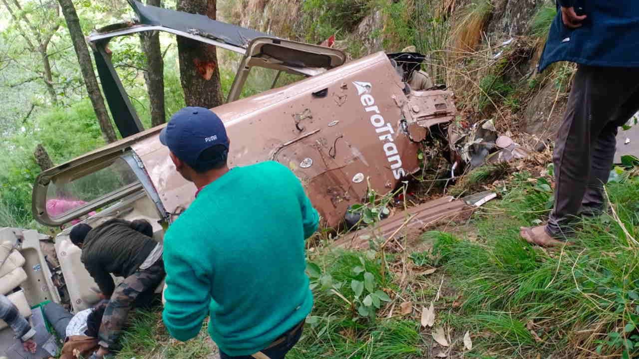 Helicopter crash in Uttarkashi Passengers passengers killed injured Gangotri yamunotri chardham Yatra 2025