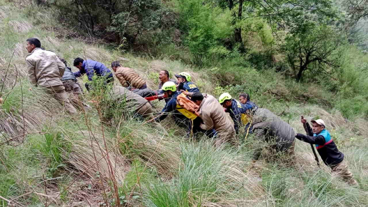 DGCA will investigate Uttarkashi helicopter Crash accident, team reached Uttarakhand six people died