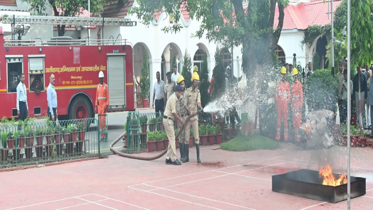Mock drill organized in Raj Bhavan, information given to deal with emergency situation in Chhattisgarh