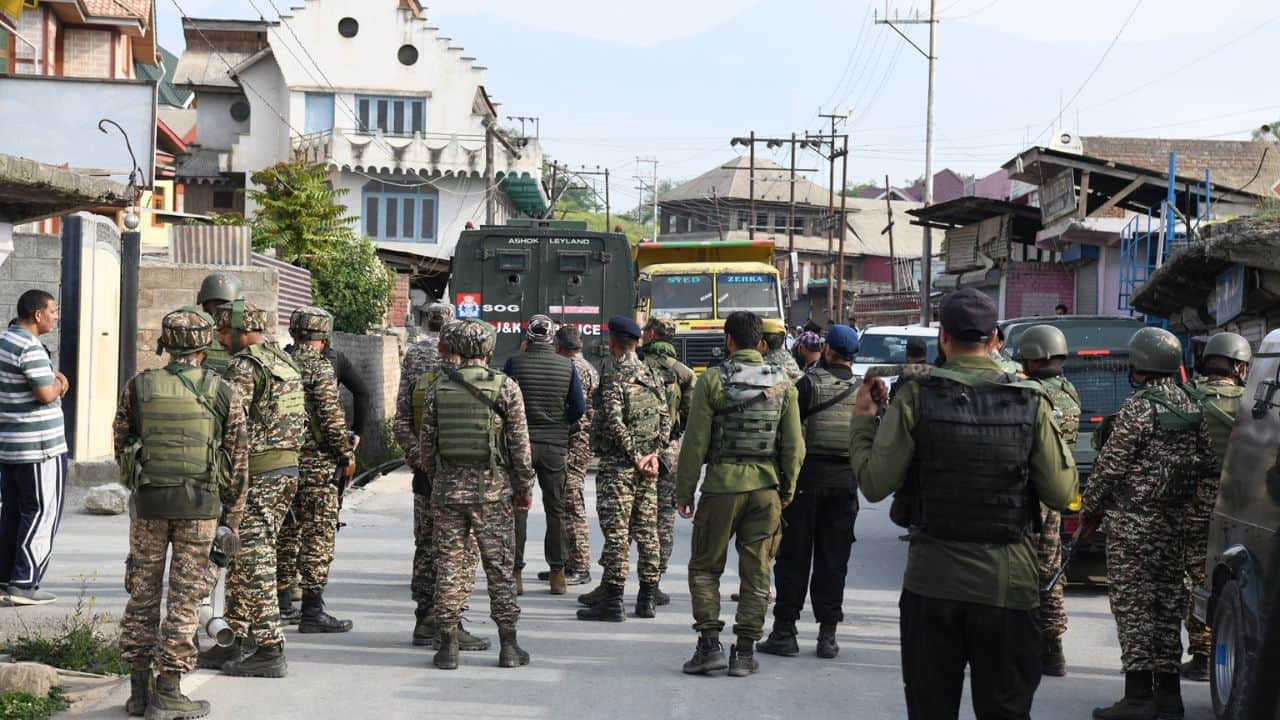 India Pakistan Tension Mata Vaishno Devi Yatra Alert travel advisory for jammu and kashmir