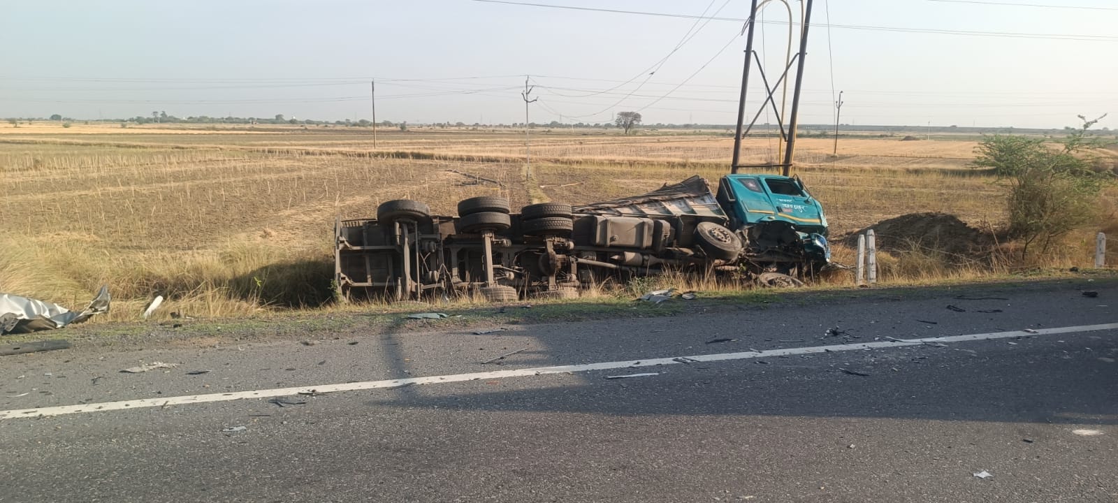 Orai Road Accident you guys can also roam around doctor made plan of 2000 KM six people died in this accident