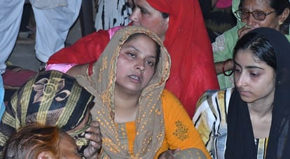 Kanpur Fire broke out in room under suspicious circumstances five year old child burnt alive