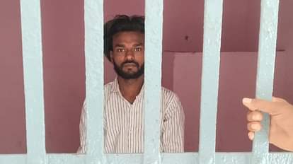 पुलिस की गिरफ्त में आरोपी