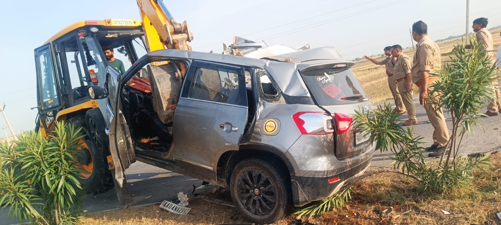 Orai Road Accident you guys can also roam around doctor made plan of 2000 KM six people died in this accident