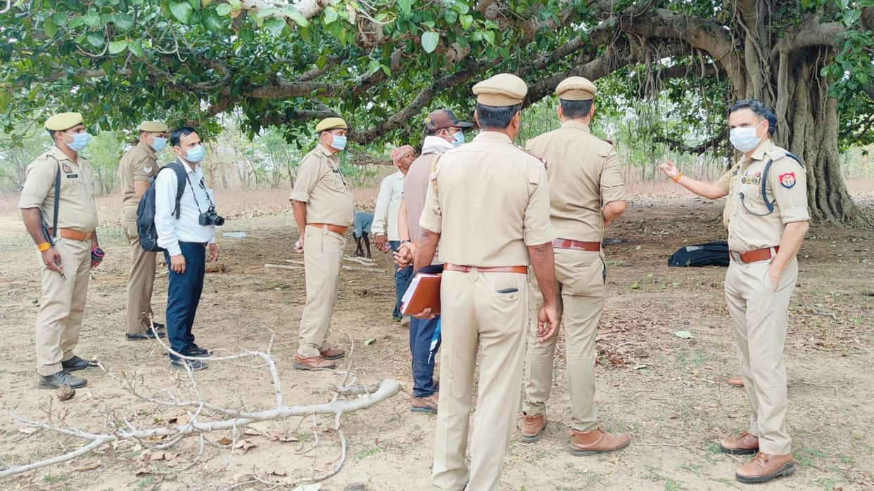 Dead bodies of young man and woman found hanging the forest in Sonbhadra suicide suspected