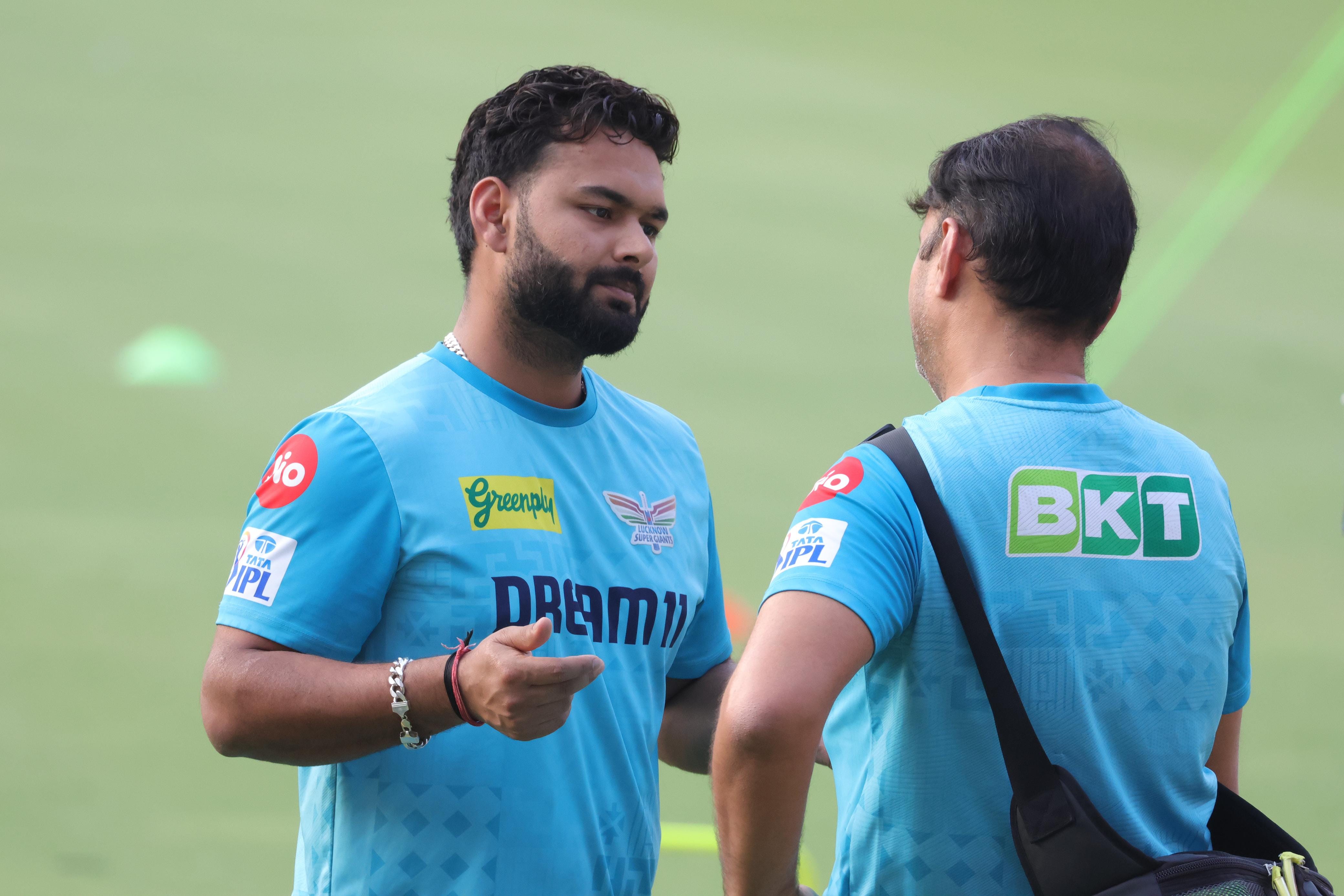 अभ्यास सत्र के दौरान लखनऊ सुपरजायंट्स के कप्तान ऋषभ पंत।