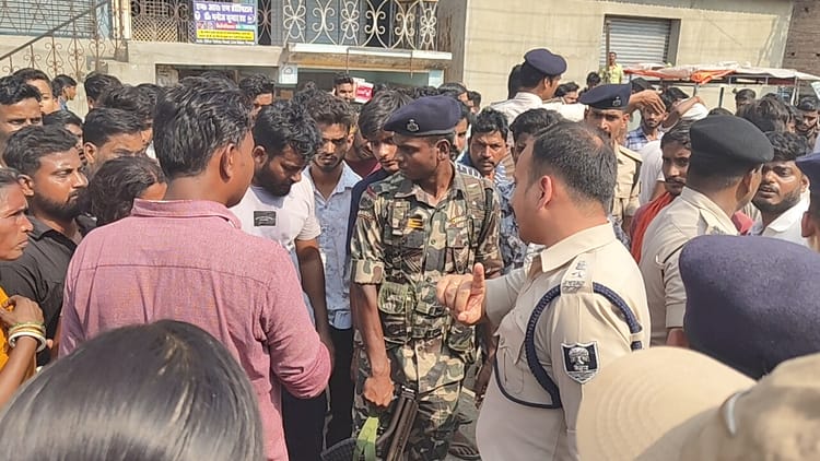 Bihar: प्रसव के दौरान महिला की मौत, परिजनों ने हॉस्पिटल में की तोड़फोड़; एसपी ने मौके पर पहुंचकर कराया शांत