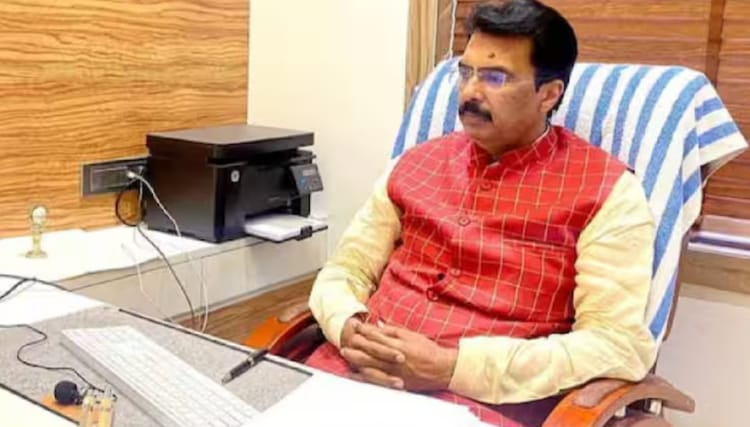 Bihar: 'हल्का के अंदर कर्मचारियों का पदस्थापन उनके कार्य के आधार पर करें सीओ'...बैठक में बोले मंत्री सरावगी