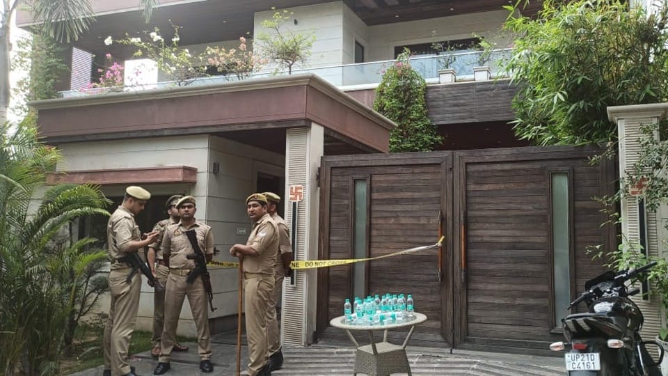 Murder in Moradabad Parampara Society: Chemical businessman mother murdered, servant missing since incident