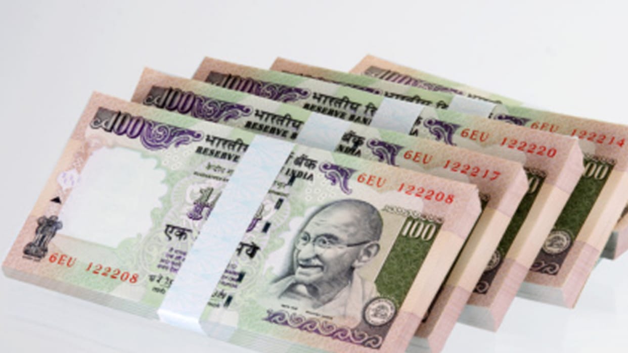 bundle of 10 rupee notes is sold for Rs 1500, while a bundle of 100 rupee notes is being sold for Rs 1150