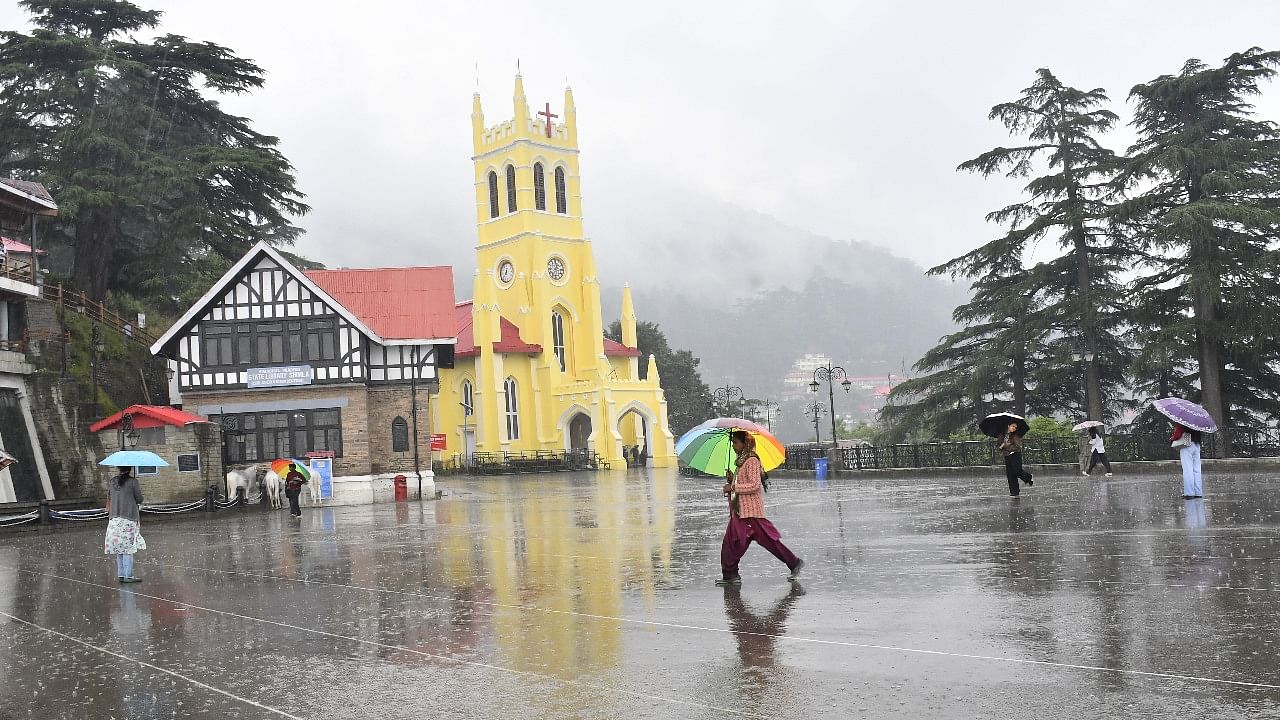 हिमाचल में बारिश जारी रहने के आसार।