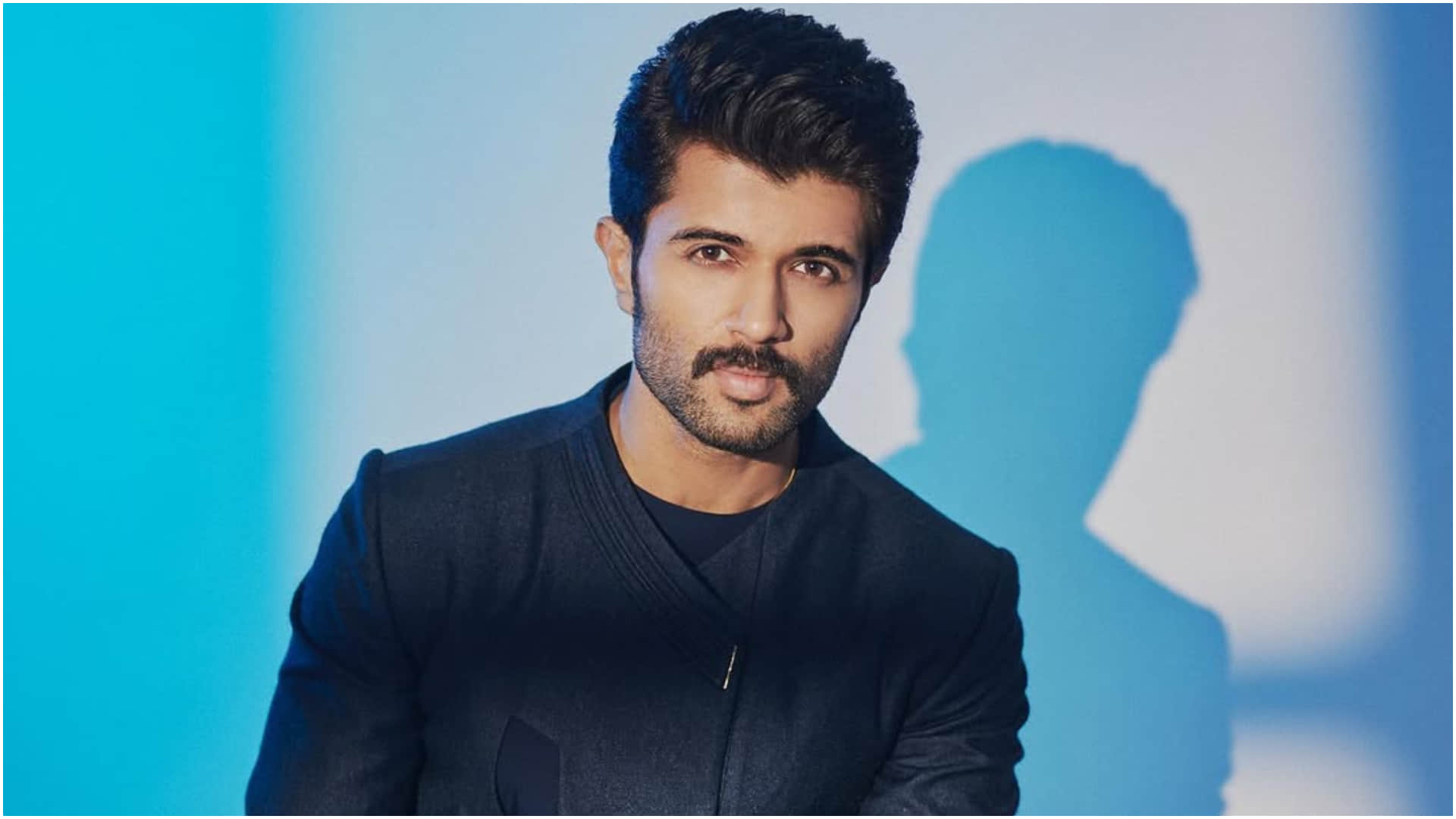Vijay Deverakonda go out for dinner With parents shares photos says spend time with your mom dad and family