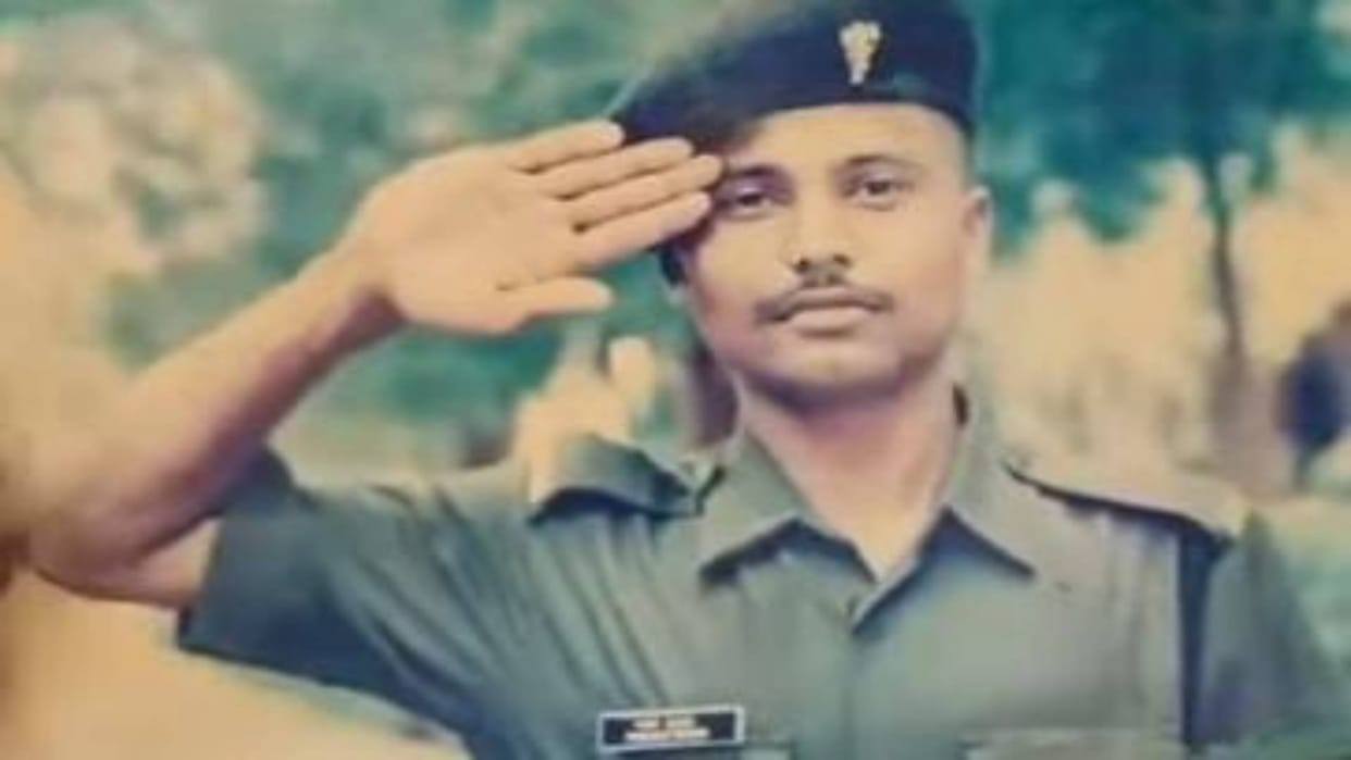 Bihar Begusarai Pawan Pandit martyred while serving country was posted in Jabalpur Army Camp Madhya Pradesh