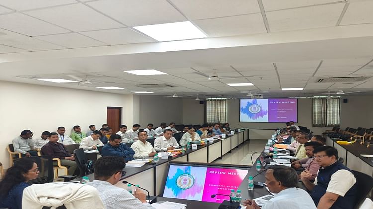 CG News: सचिव अमित कटारिया की अध्यक्षता में विभागीय समीक्षा बैठक, 10 प्रमुख एजेंडों पर गहन चर्चा