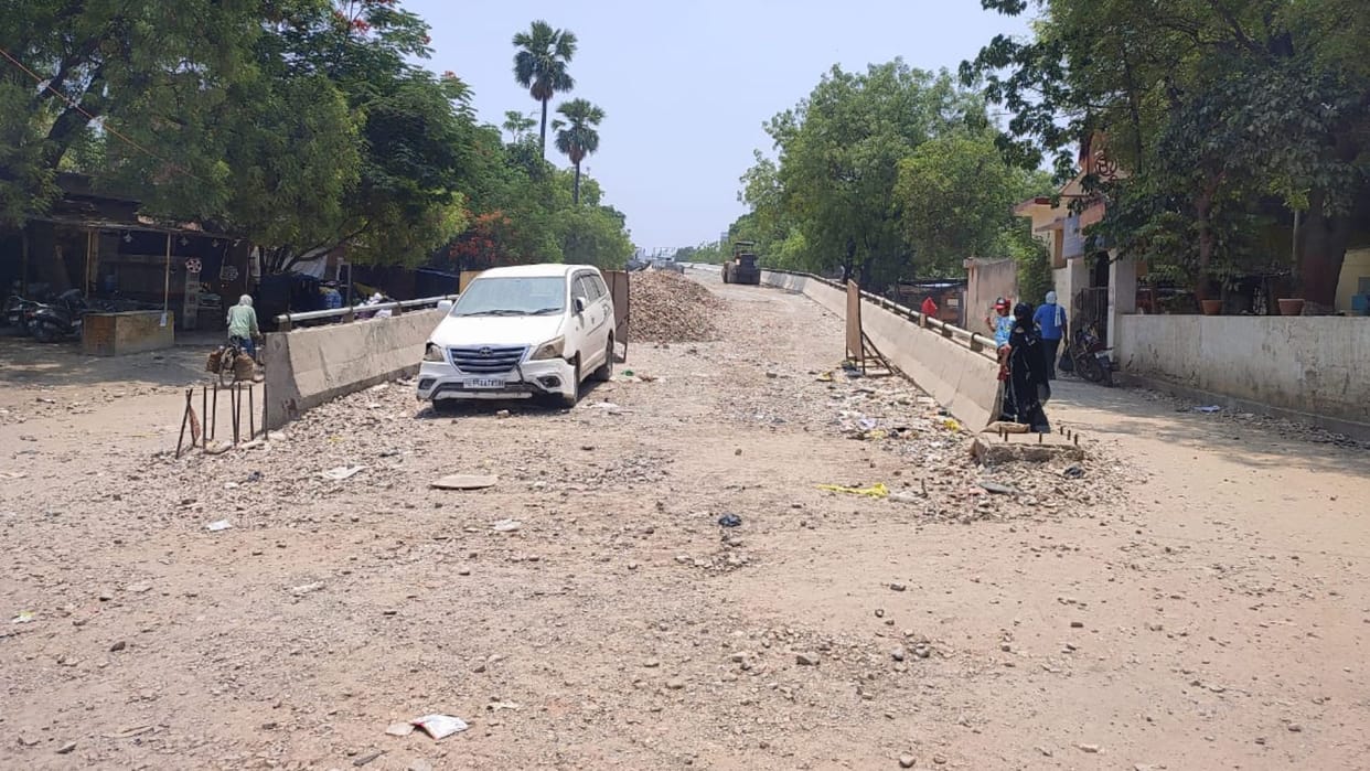 Setu Nigam sent letter to railways to complete remaining work of railway part in Kajjakpura ROB