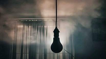 कंप्लीट ब्लैकआउट।