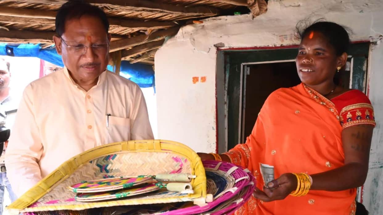 CM Vishnu deo Sai held a public dialogue by organizing a Chaupal in Baldakchar
