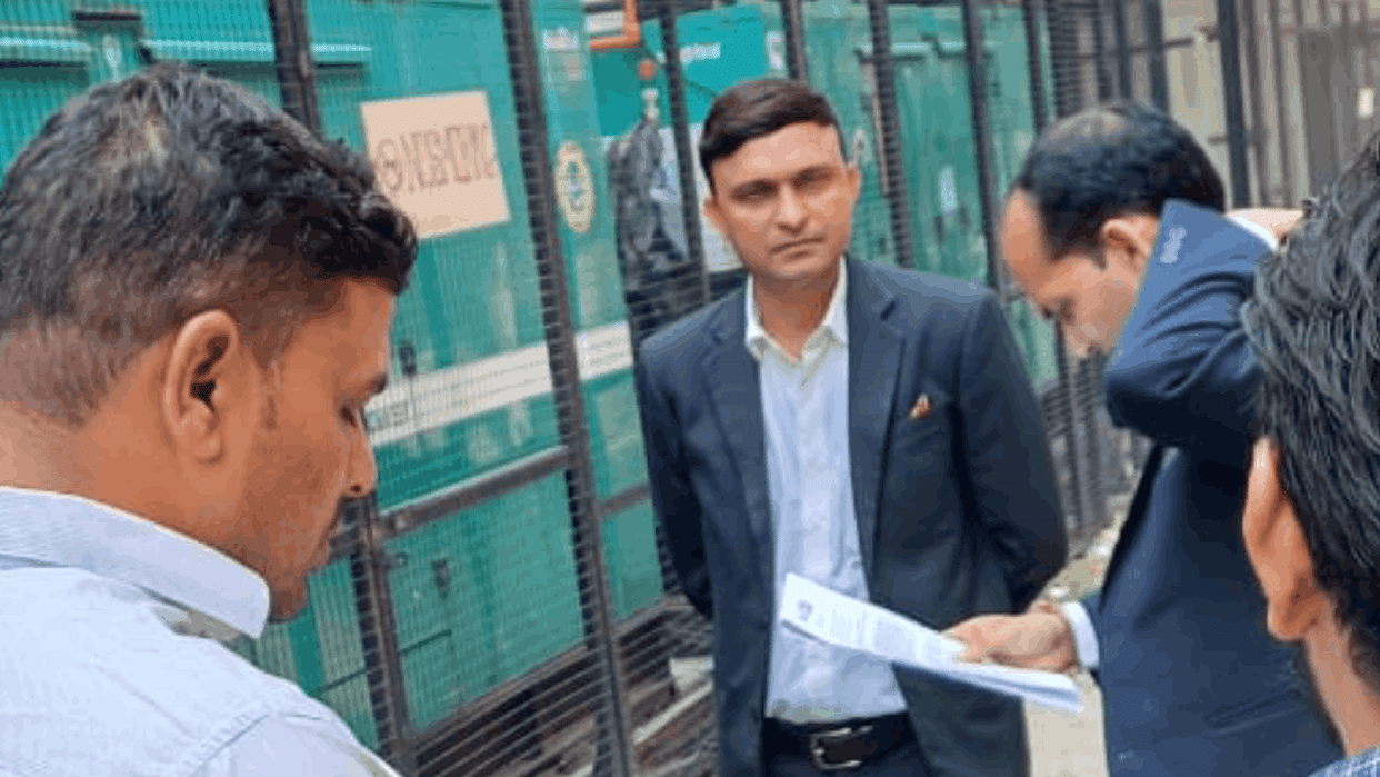 Gurugram Municipal Corporation teams imposed heavy fines on many establishments