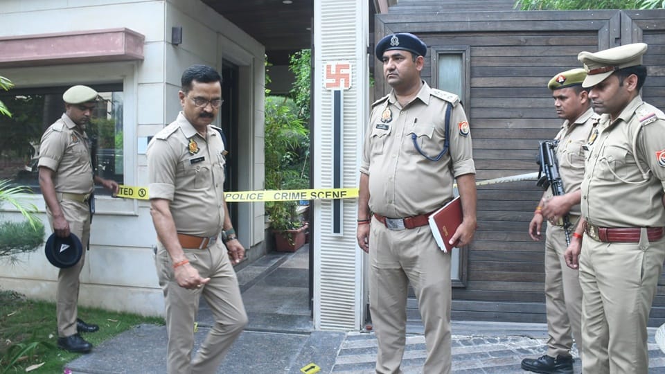 UP: Elderly man killed by attacking him with heavy object on head, maid pushed him away and ran away