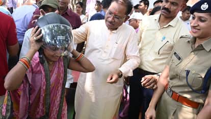 CM Vishnu deo Sai held a public dialogue by organizing a Chaupal in Baldakchar