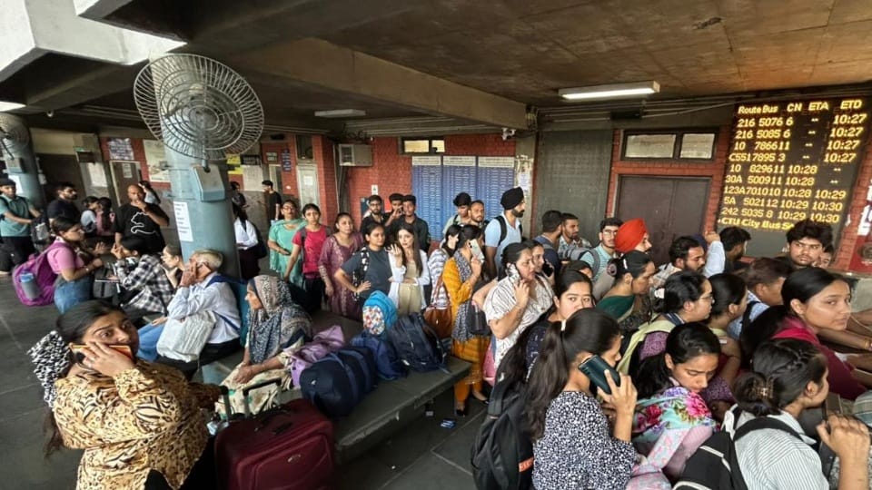 Markets will close at 7 pm in Chandigarh students from other states returning home India Pak tension update