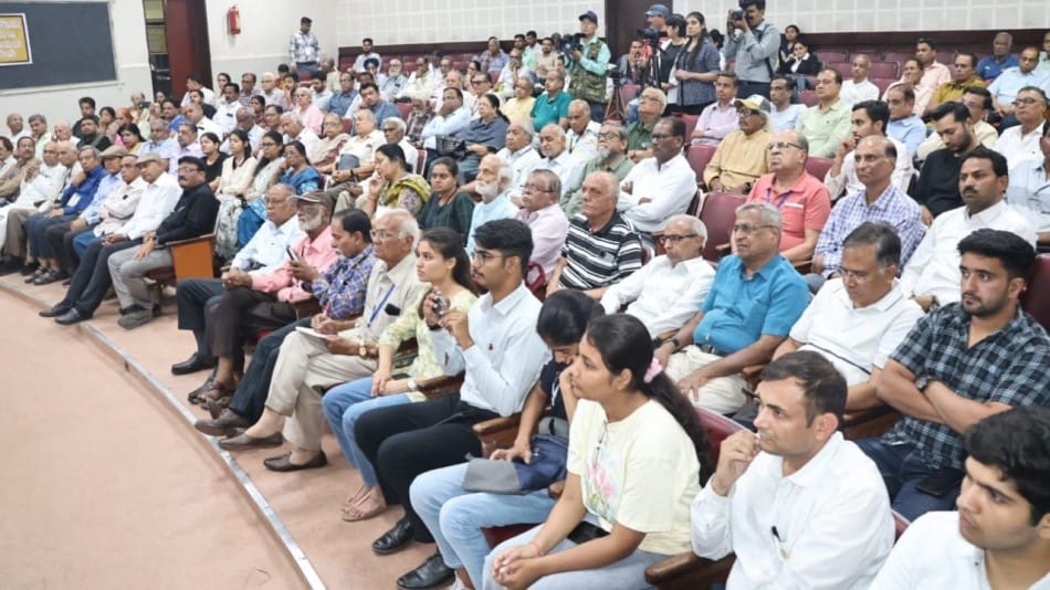 indore news abhyas mandal event shri hari borikar